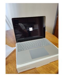 Surface Laptop 7th Edition Snapdragon ảnh thực tế