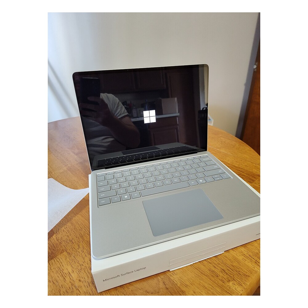 Surface Laptop 7th Edition Snapdragon ảnh thực tế